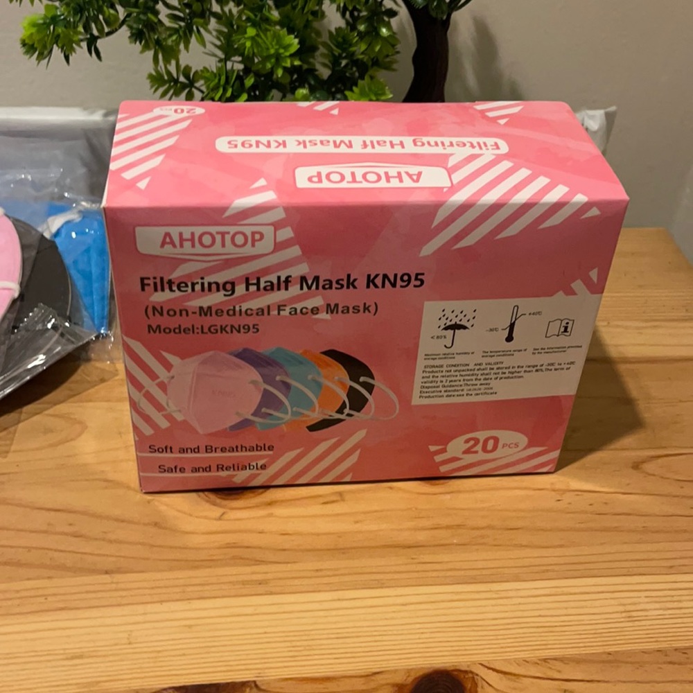 Unisex Filtering Half Mask KN95 20-Pieces